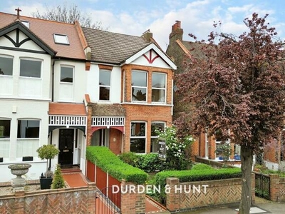 4 Bedroom Semi-detached House For Sale In Wanstead