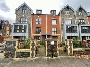 4 Bedroom Terraced House For Rent In Bristol