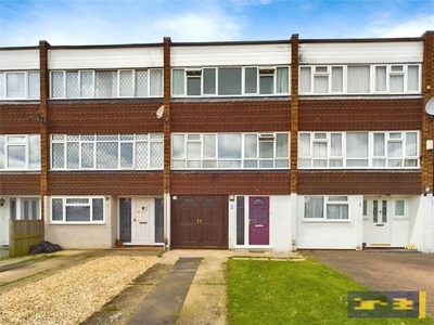 4 Bedroom Terraced House For Sale In Woodley, Reading