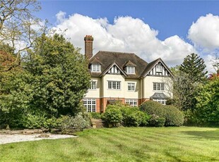 5 Bedroom Detached House For Sale In Hadley Wood