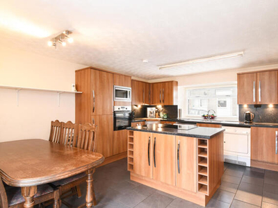 5 Bedroom End Of Terrace House For Sale In Brechin