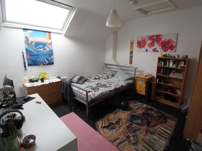 5 Bedroom Flat For Rent In Dunkirk, Nottingham