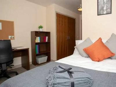 5 Bedroom Flat For Rent In Nottingham, Leicestershire