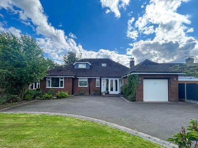 5 Bedroom House Burntwood Staffordshire