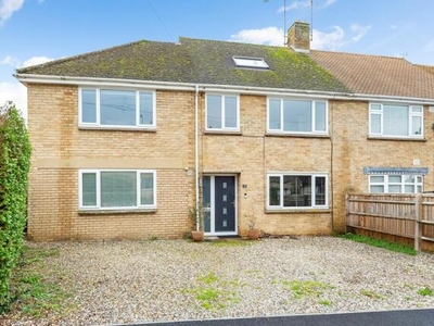 5 Bedroom Semi-detached House For Sale In Witney
