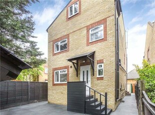 6 Bedroom Detached House For Rent In London, Newham