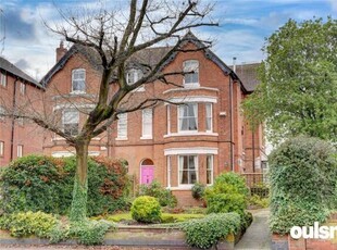 6 Bedroom House Bromsgrove Worcestershire