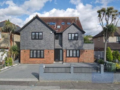 6 Bedroom House Chigwell Essex
