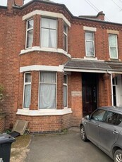 6 Bedroom Semi-detached House For Rent In Leamington Spa, Warwickshire