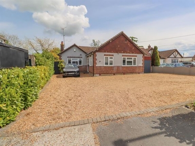 Detached bungalow for sale in Hill Avenue, Wickford SS11