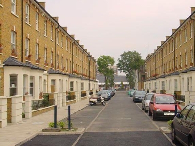 Duplex to rent in Marcia Road, Bermondsey SE1