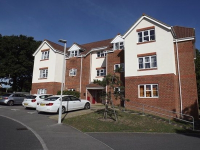 Flat to rent in Alder Heights, Poole BH12