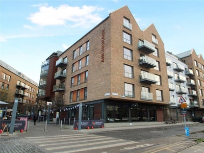 Flat to rent in Anchorage, Gaol Ferry Steps, Bristol BS1