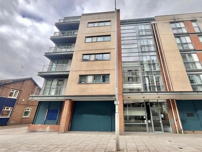 Flat to rent in Canal Street, Nottingham NG1