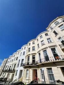 Flat to rent in Chesham Place, Brighton BN2