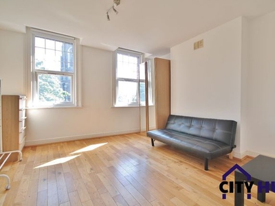 Flat to rent in Criterion Mews, London N19