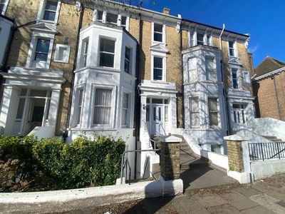Flat to rent in Denmark Villas, Hove, East Sussex BN3