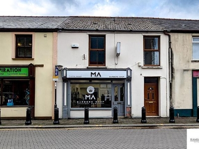 Flat to rent in Station Street, Aberdare, Mid Glamorgan CF44