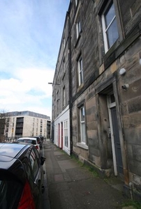 Flat to rent in West Montgomery Place, Edinburgh EH7