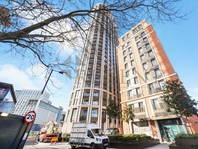 Flat to rent in Westmark Tower, Newcastle Place W2