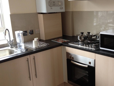 Furnished room to rent in 4-bedroom flat in Royal Docks