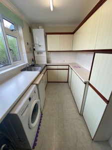 Maisonette to rent in Brightside Avenue, Staines, Middlesex TW18