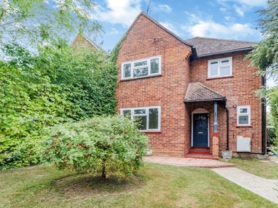 Maisonette to rent in Hubbards Road, Chorleywood, Rickmansworth WD3