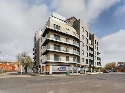 Property to rent in Royal Crescent Road, Ocean Village, Southampton SO14