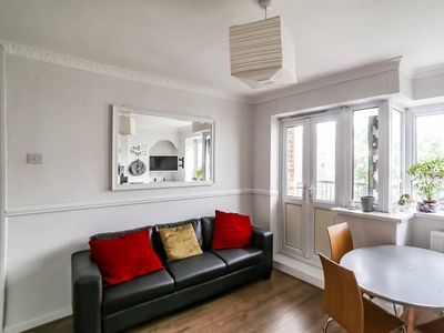 Room in 4-Bedroom Apartment in Bromley-by-Bow