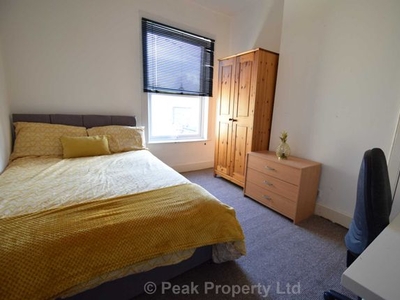 Room to rent in Albert Road, Southend On Sea SS1