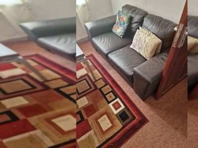 Rooms for rent in 3-bedroom apartment in Bromley