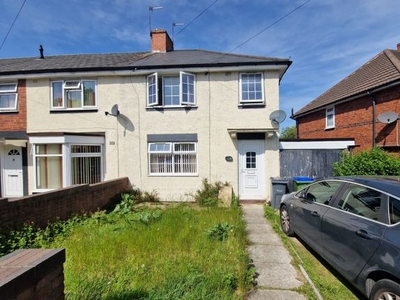 Semi-detached house to rent in Slatch House Road, Smethwick B67