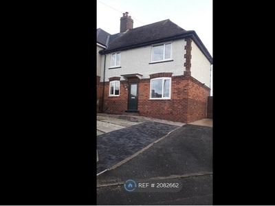 Semi-detached house to rent in Tapton View Road, Chesterfield S41