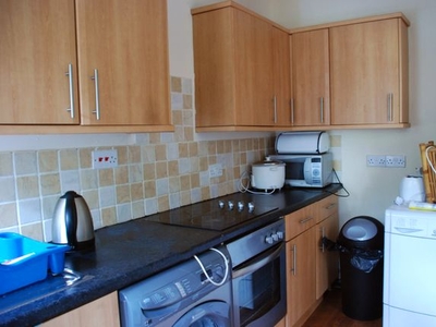 Terraced house to rent in Beeston Road, Nottingham NG7
