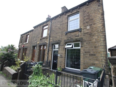 Terraced house to rent in Lowergate, Huddersfield, West Yorkshire HD3