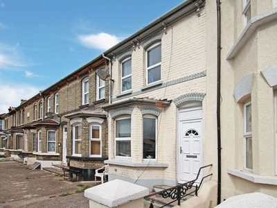 Terraced house to rent in Luton Road, Chatham ME4