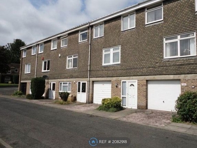 Terraced house to rent in Metchley Drive, Birmingham B17