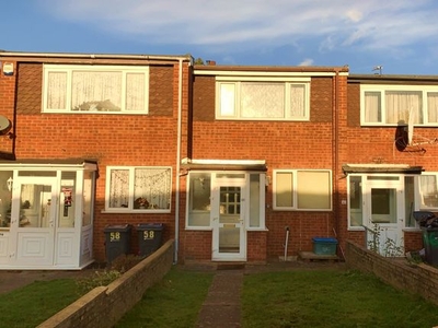 Terraced house to rent in Oxford Close, Birmingham B8