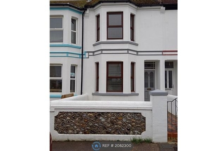 Terraced house to rent in Sugden Road, Worthing BN11
