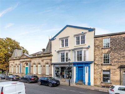 Town house for sale in Swan Road, Harrogate, North Yorkshire HG1