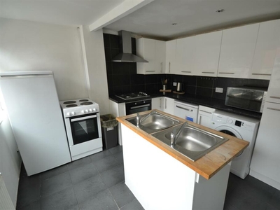 7 bedroom terraced house for sale in Upperton Road, Leicester, LE3