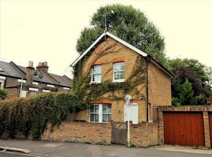 2 Bedroom Detached House To Rent