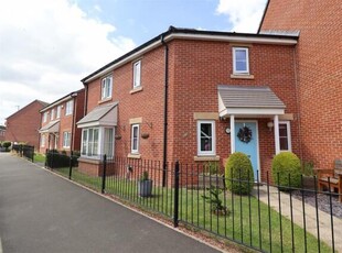 3 Bedroom Semi-detached House For Sale In Queensgate