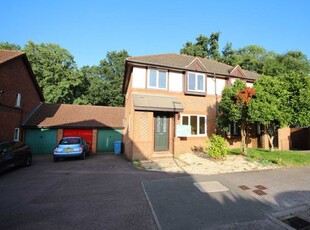 3 bedroom semi-detached house to rent Bracknell, RG42 2QN