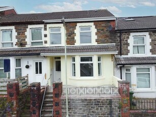 3 bedroom terraced house for sale Pontypridd, CF37 1RX