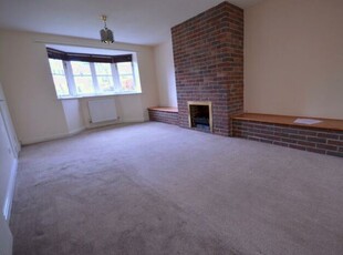 4 Bedroom Detached House To Rent