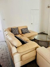 4 Bedroom End Of Terrace House To Rent