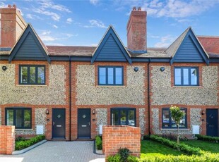 4 Bedroom Terraced House For Sale In Chipperfield, Hertfordshire