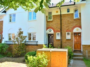 4 Bedroom Terraced House To Rent