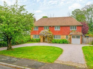 5 Bedroom Detached House For Sale In Walton-on-thames